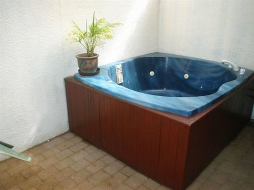 Baden Lodge Motel - Private Spa Bath Rotorua Luaran gambar
