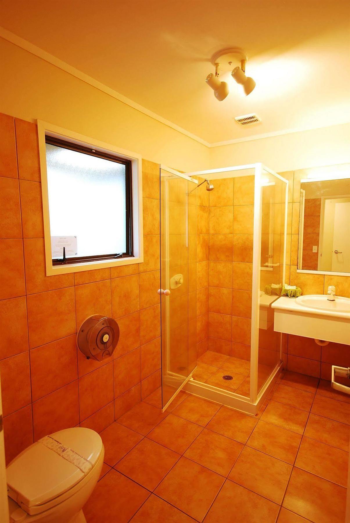 Baden Lodge Motel - Private Spa Bath Rotorua Luaran gambar